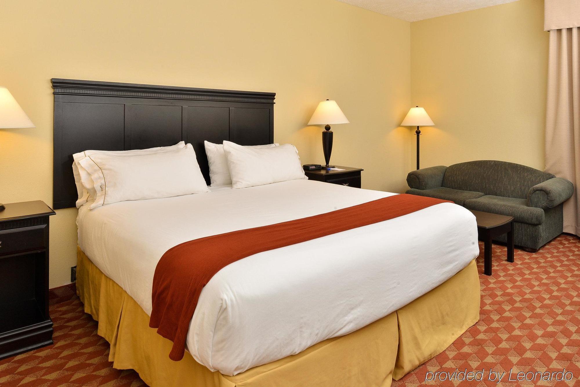 Americas Value Hotel