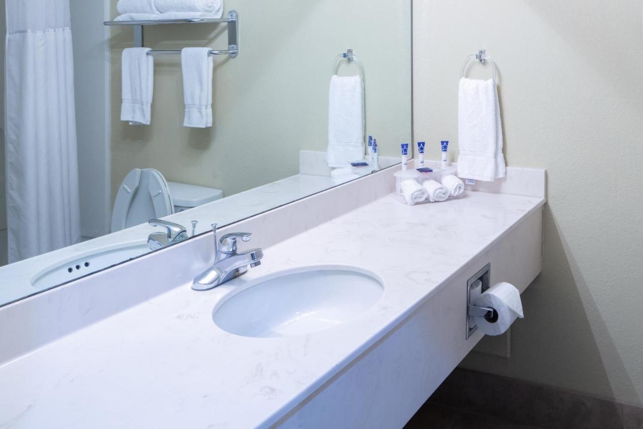 Americas Value Hotel 2*